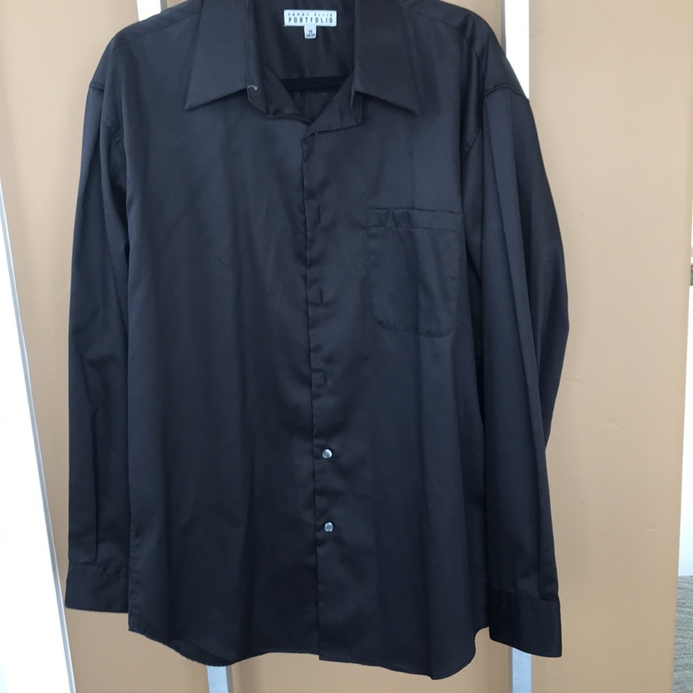 Perry Ellis black shirt